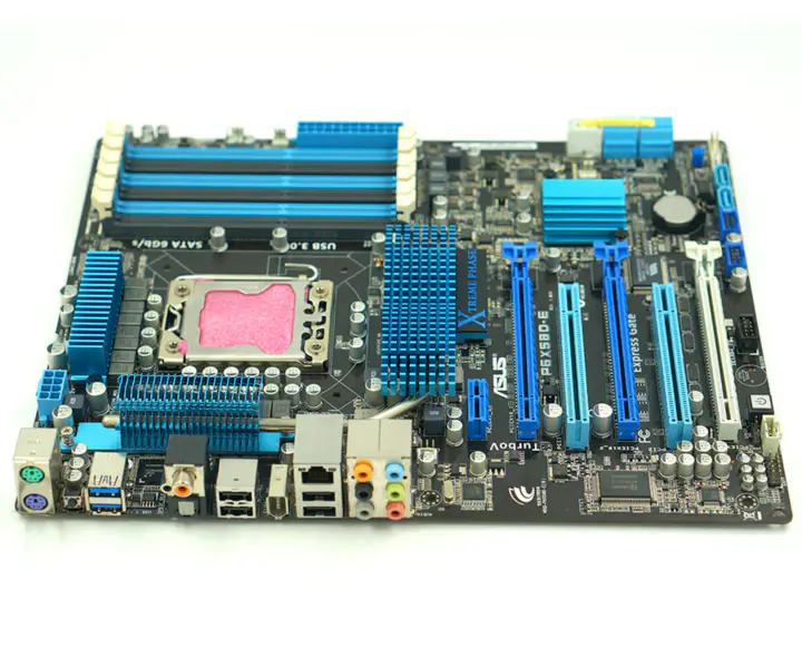 Asus P6X58D-E Placa base de sobremesa X58 Socket LGA 1366 i7 Extreme DDR3 24G ATX