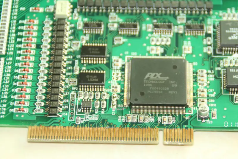 Tarjeta de adquisición de datos Advantech PCI-1750