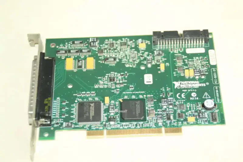 NI PCI-6221 Tarjeta de adquisición de datos multifunción de 37 pines