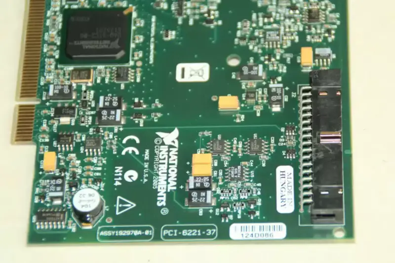 NI PCI-6221 Tarjeta de adquisición de datos multifunción de 37 pines