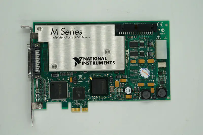 Tarjeta DAQ NI PCIE-6251