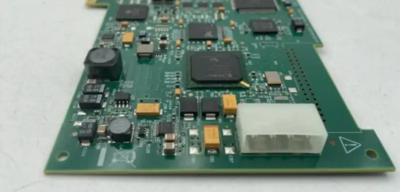Tarjeta DAQ NI PCIe-8255R con interfaz 1394B
