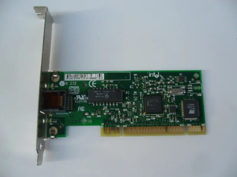 Tarjeta de red Intel PILA8460MBLK20 de puerto único 100M