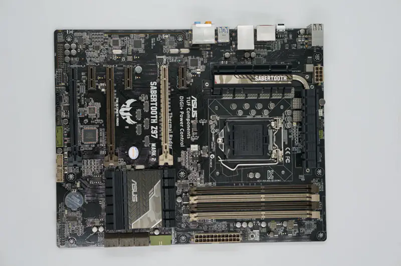 Placa base Asus SABERTOOTH Z97 MARK 2