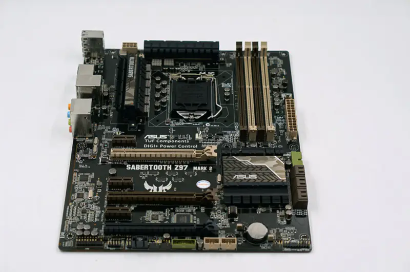 Placa base Asus SABERTOOTH Z97 MARK 2