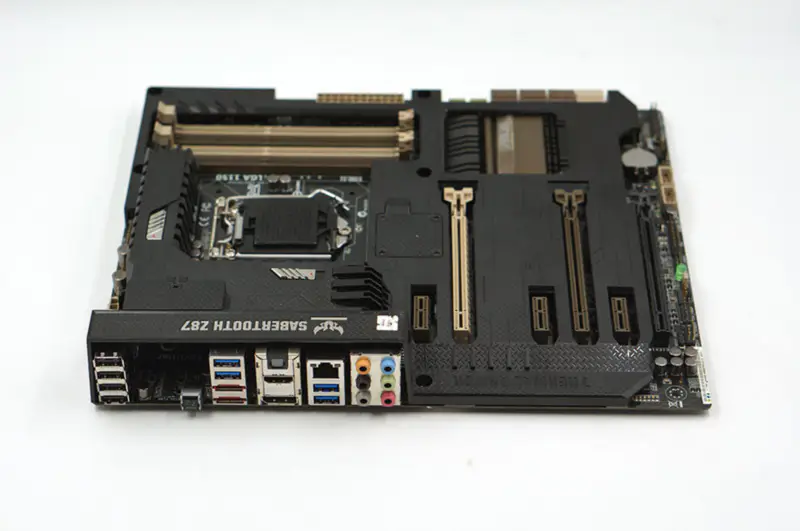 Placa base Asus SABERTOOTH Z87 LGA1150 DDR3 64GB