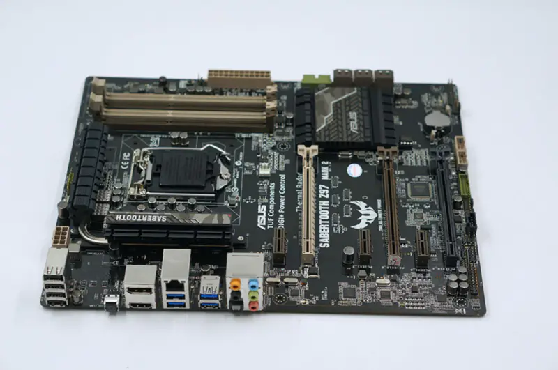 Placa base Asus SABERTOOTH Z97 MARK 2