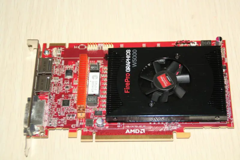 Tarjeta gráfica AMD FirePro W5000 DVI 2G