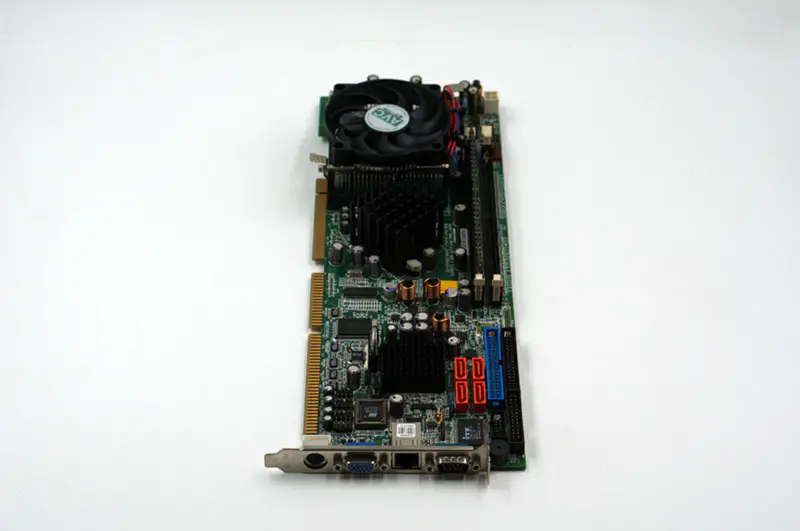 Placa base industrial IEI WSB-9150-R10 con CPU RAM y ventilador