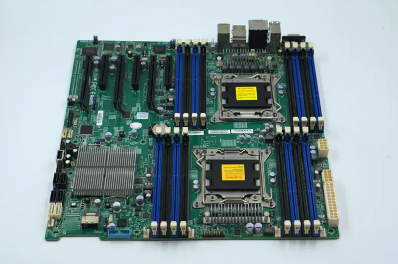 Placa base Supermicro X9DAI