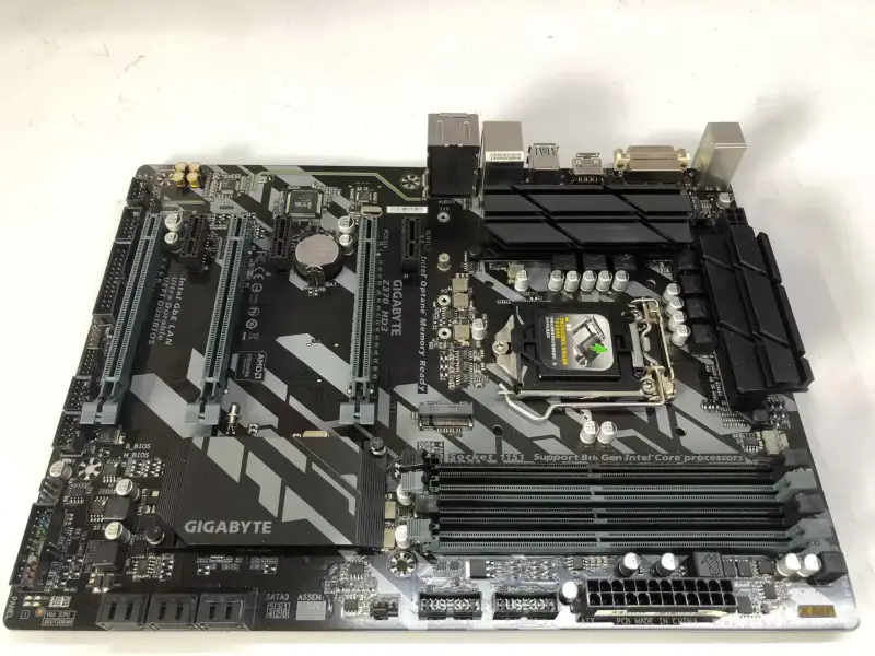 Placa base Gigabyte GA-Z370-HD3