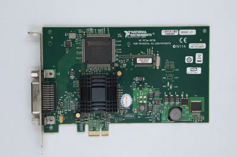Tarjeta de adquisición NI PCIe-GPIB